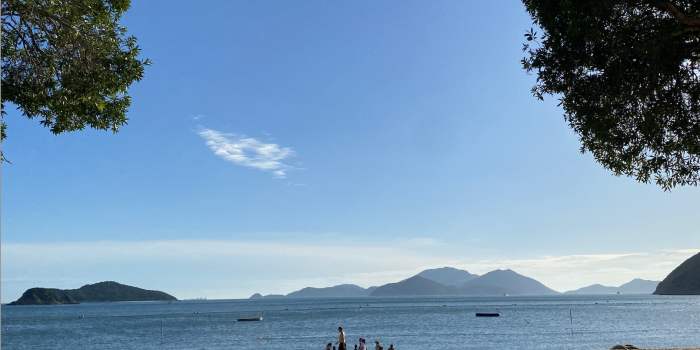 Longe-côte - marche sportive en mer sur la plage de Repulse Bay